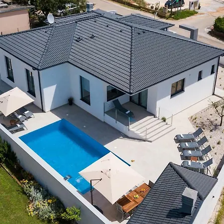 991 Villa