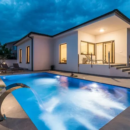 991 Villa