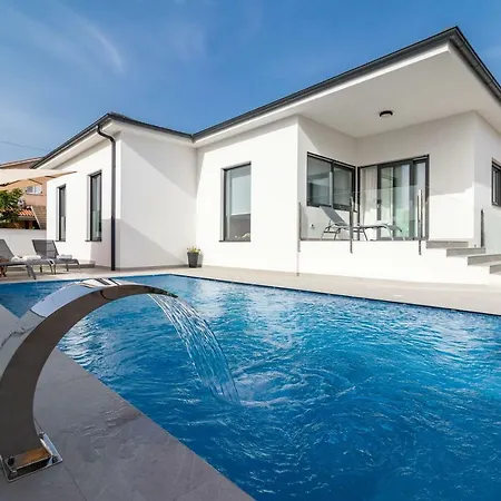 991 Villa *