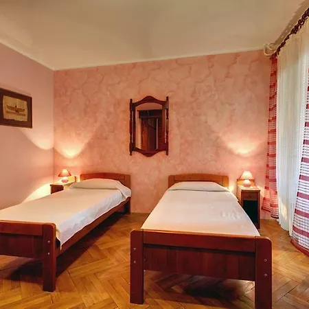 Villa 991 Muntić